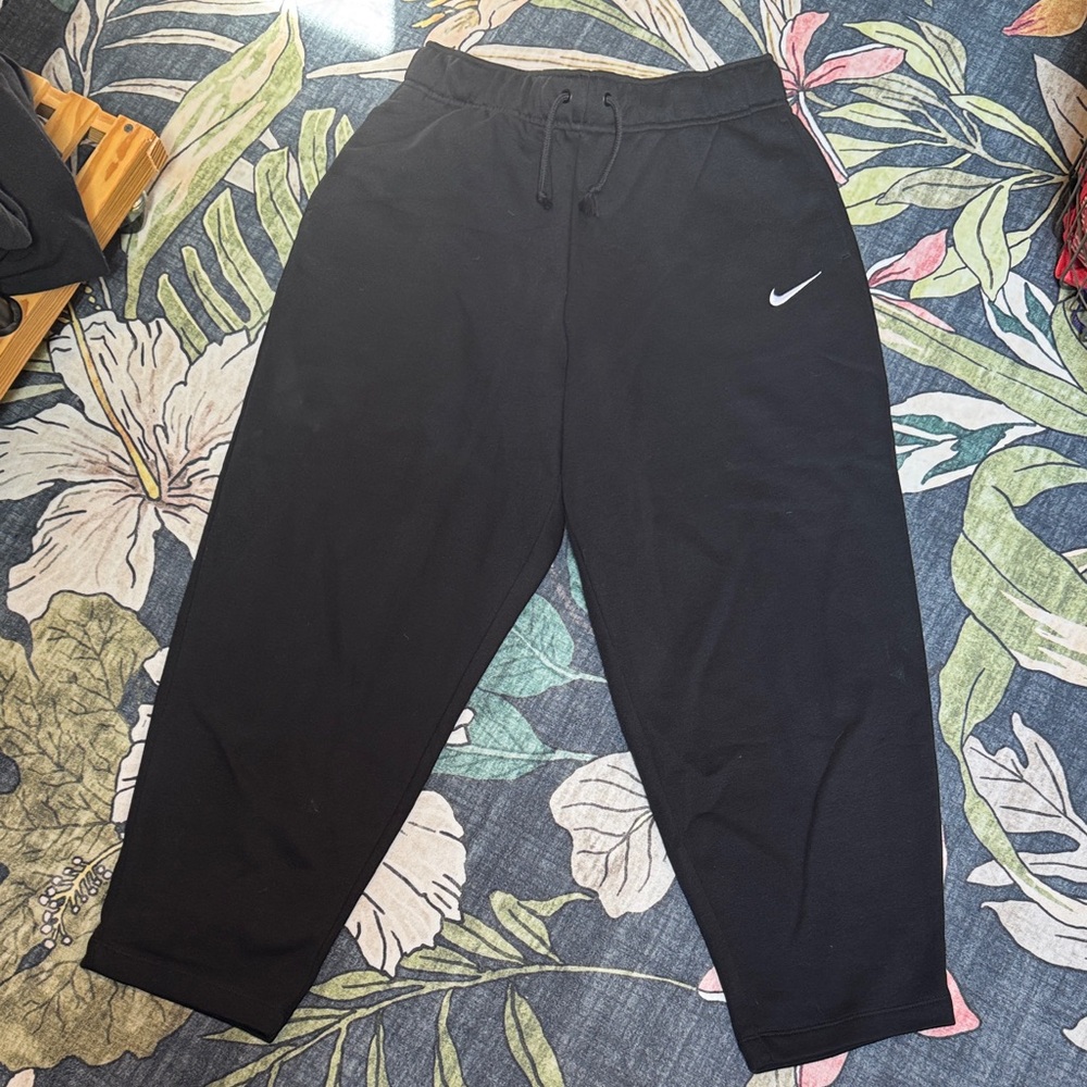 Nike Women’s Wide Leg  Black Joggers